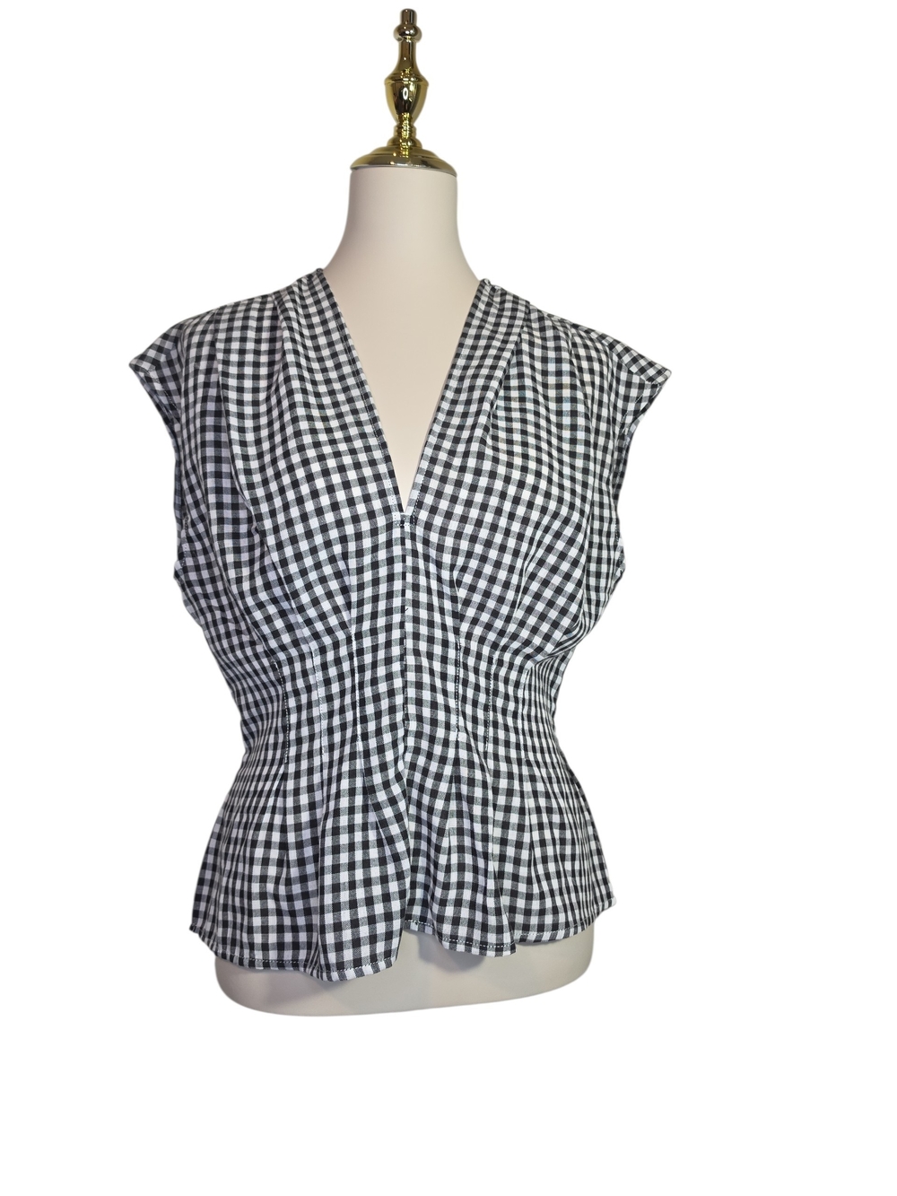 NWT Max Studio London Black & White Gingham V-Neck Sleeveless Top Medium